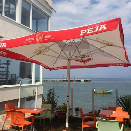 Hotel Restaurant Savoja Pogradec Exterior photo