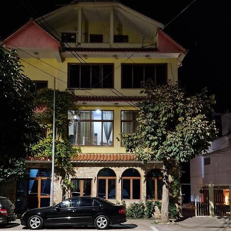 Hotel Restaurant Savoja Pogradec Exterior photo