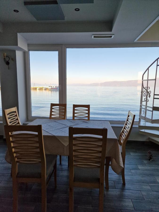 Hotel Restaurant Savoja Pogradec Exterior photo