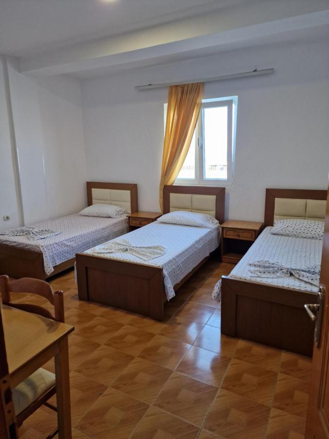 Hotel Restaurant Savoja Pogradec Exterior photo